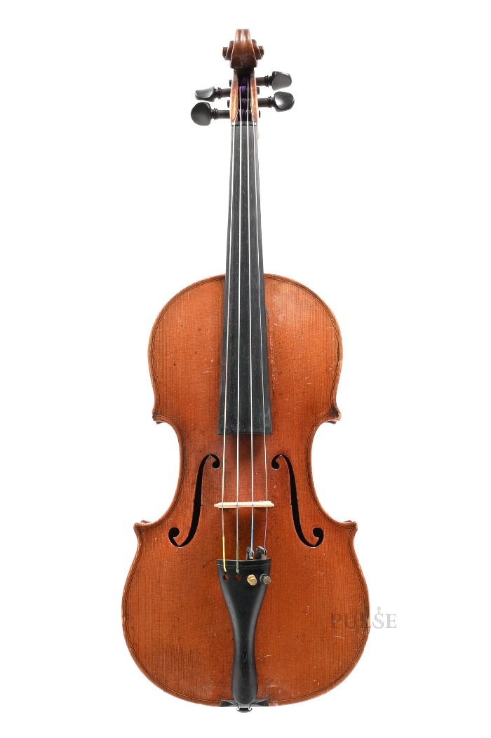 A Violin Labeled&#039;Joseph Guarnerius